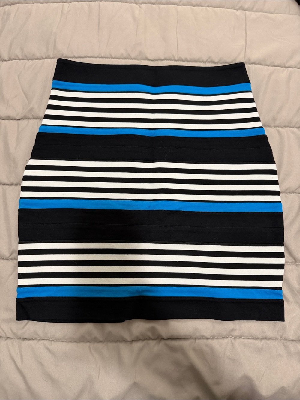 2010s!!! GORGEOUS BODYCON Express Black White and Blue Striped Mini Skirt
